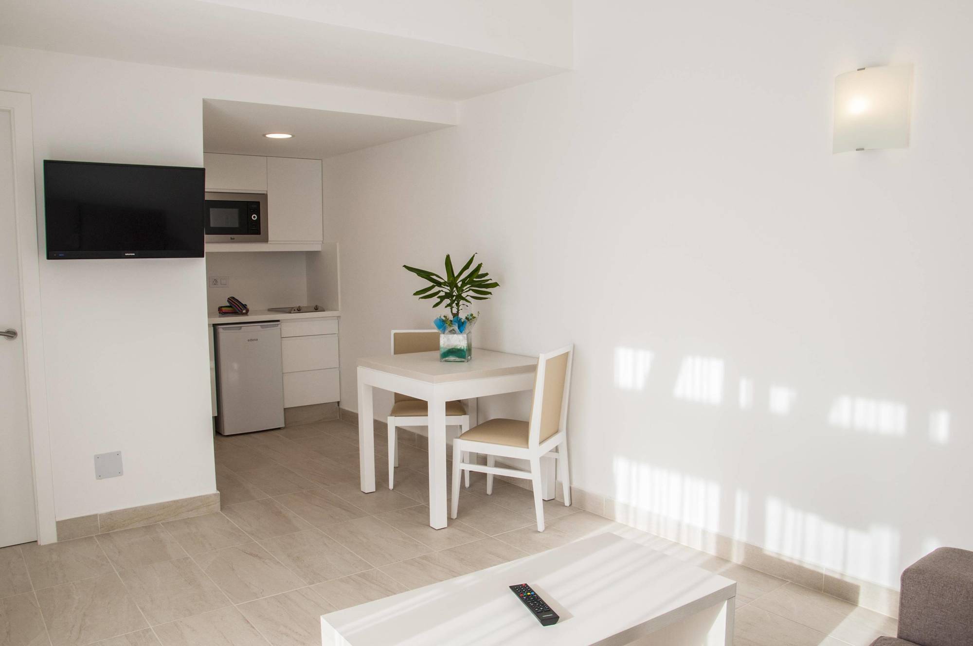 Sagitario Menorca Mar Adults Only Aparthotel Cala en Bosch Εξωτερικό φωτογραφία
